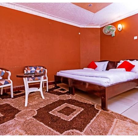 Royal Lake View Gardens Kampala Extérieur photo
