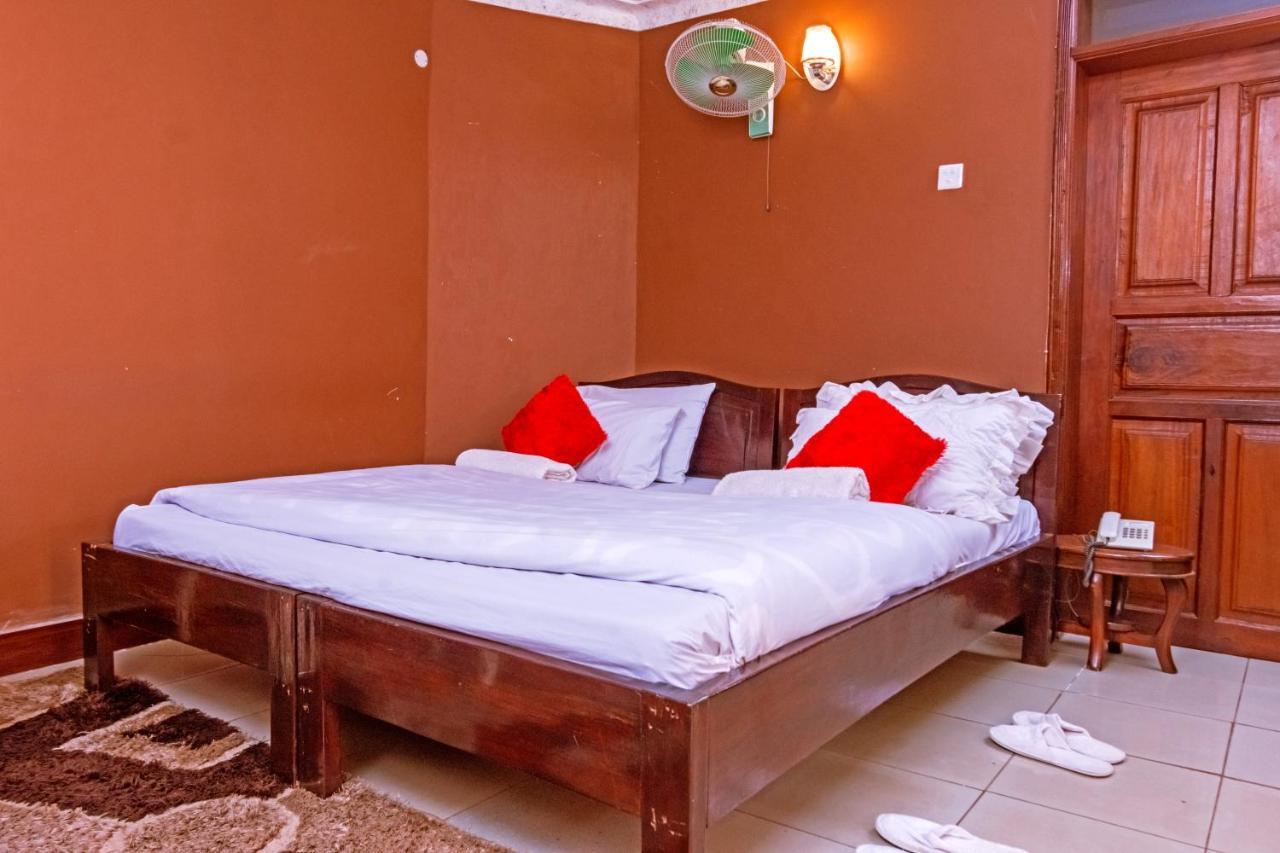 Royal Lake View Gardens Kampala Extérieur photo