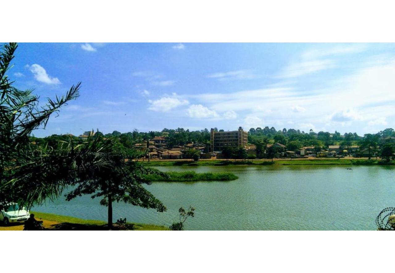 Royal Lake View Gardens Kampala Extérieur photo