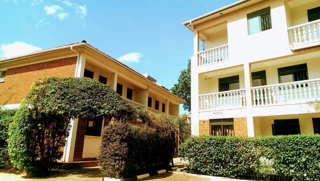 Royal Lake View Gardens Kampala Extérieur photo